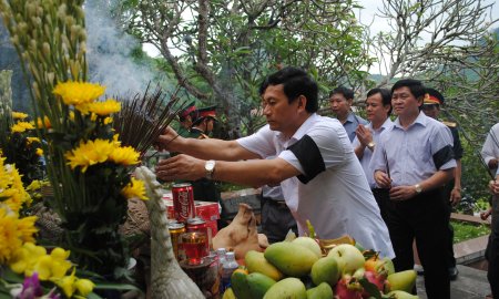 Lễ an táng anh hùng liệt sỹ